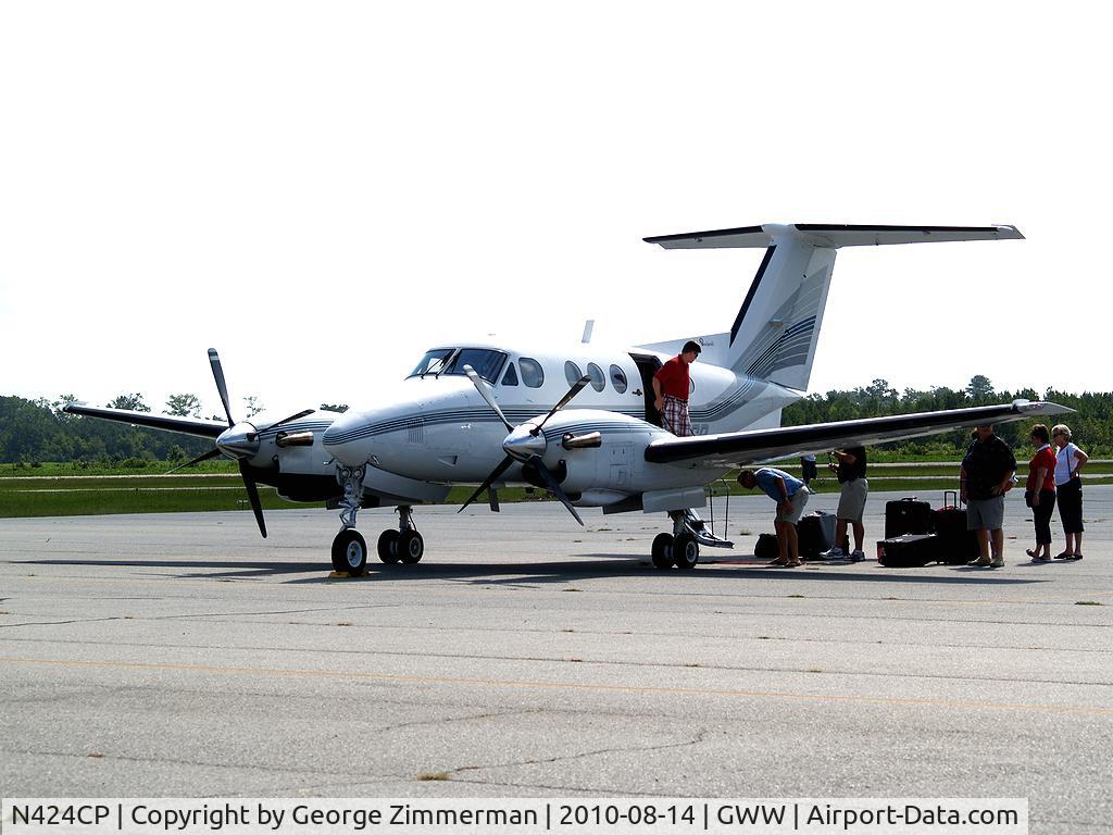 N424CP, 1982 Beech F90 King Air C/N LA-182, Beech King Air landed at Goldsboro-Wayne to deplane passengers