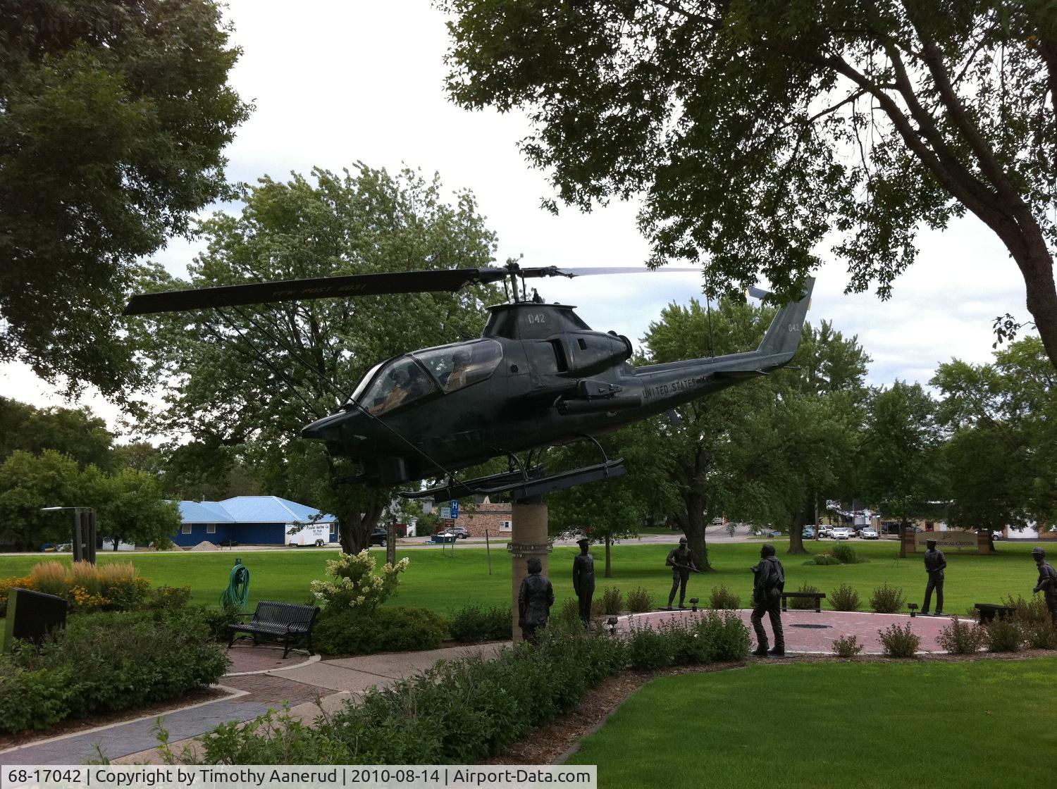 68-17042, Bell AH-1S Cobra C/N 20770, Bell AH-1 68-17042; Arlington, MN