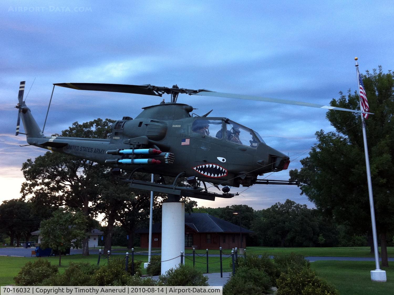 70-16032, Bell AH-1F Cobra C/N 20976, Bell AH-1, 70-16032; Shokopee, MN