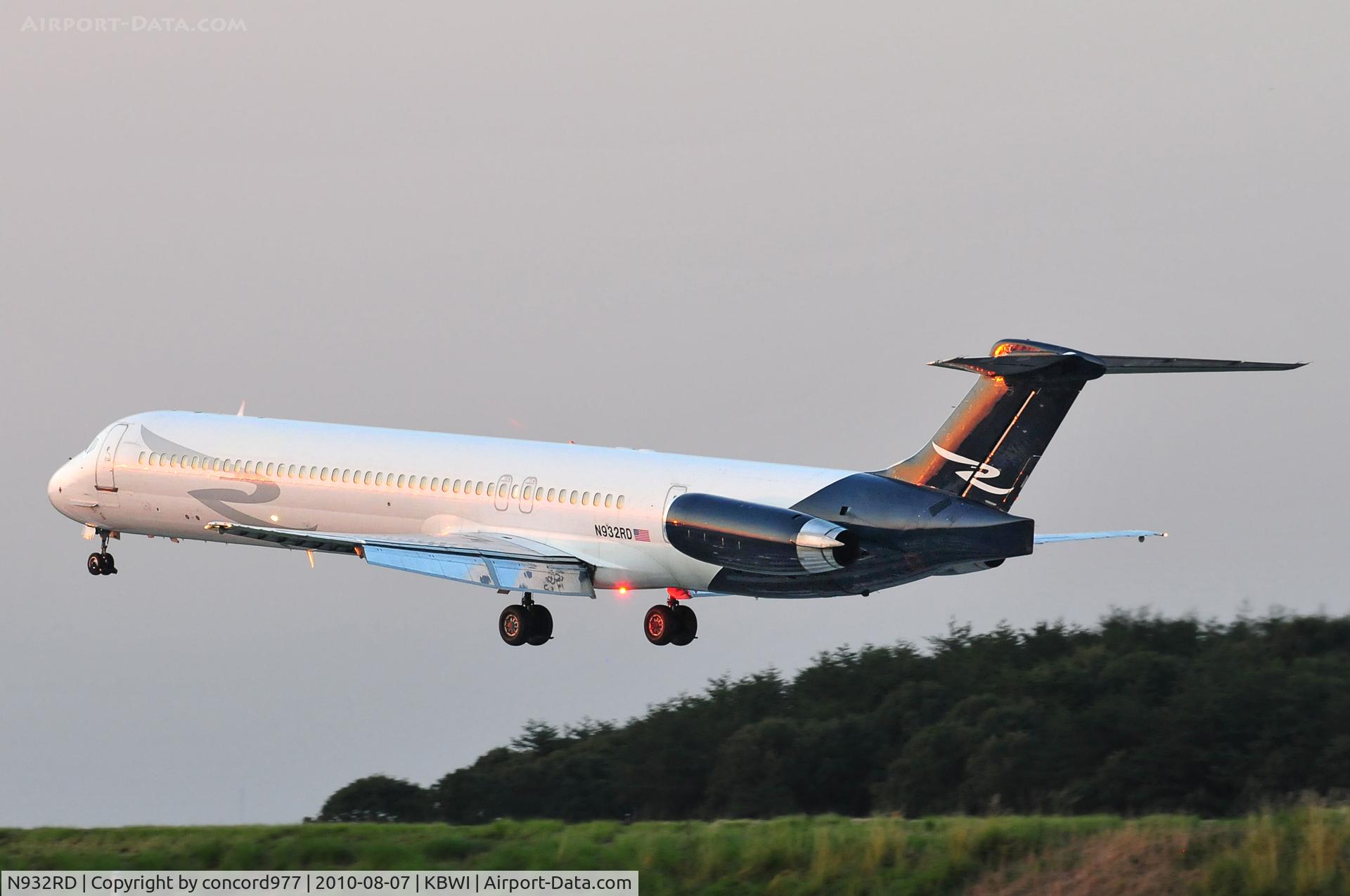 N932RD, 1985 McDonnell Douglas MD-82 (DC-9-82) C/N 49233, Seen at KBWI on 8/7/2010