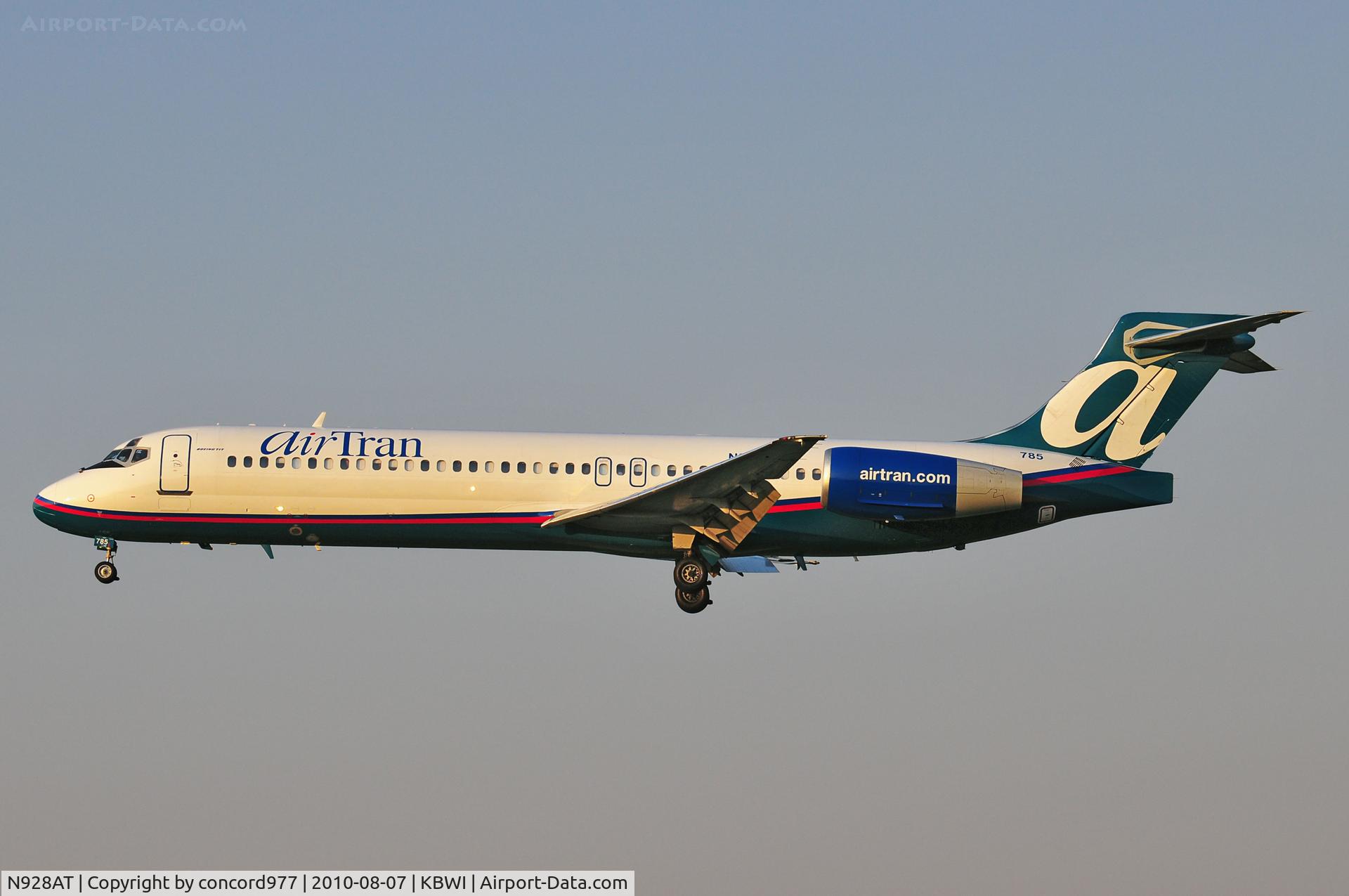 N928AT, 2000 Boeing 717-200 C/N 55076, Seen at KBWI on 8/7/2010