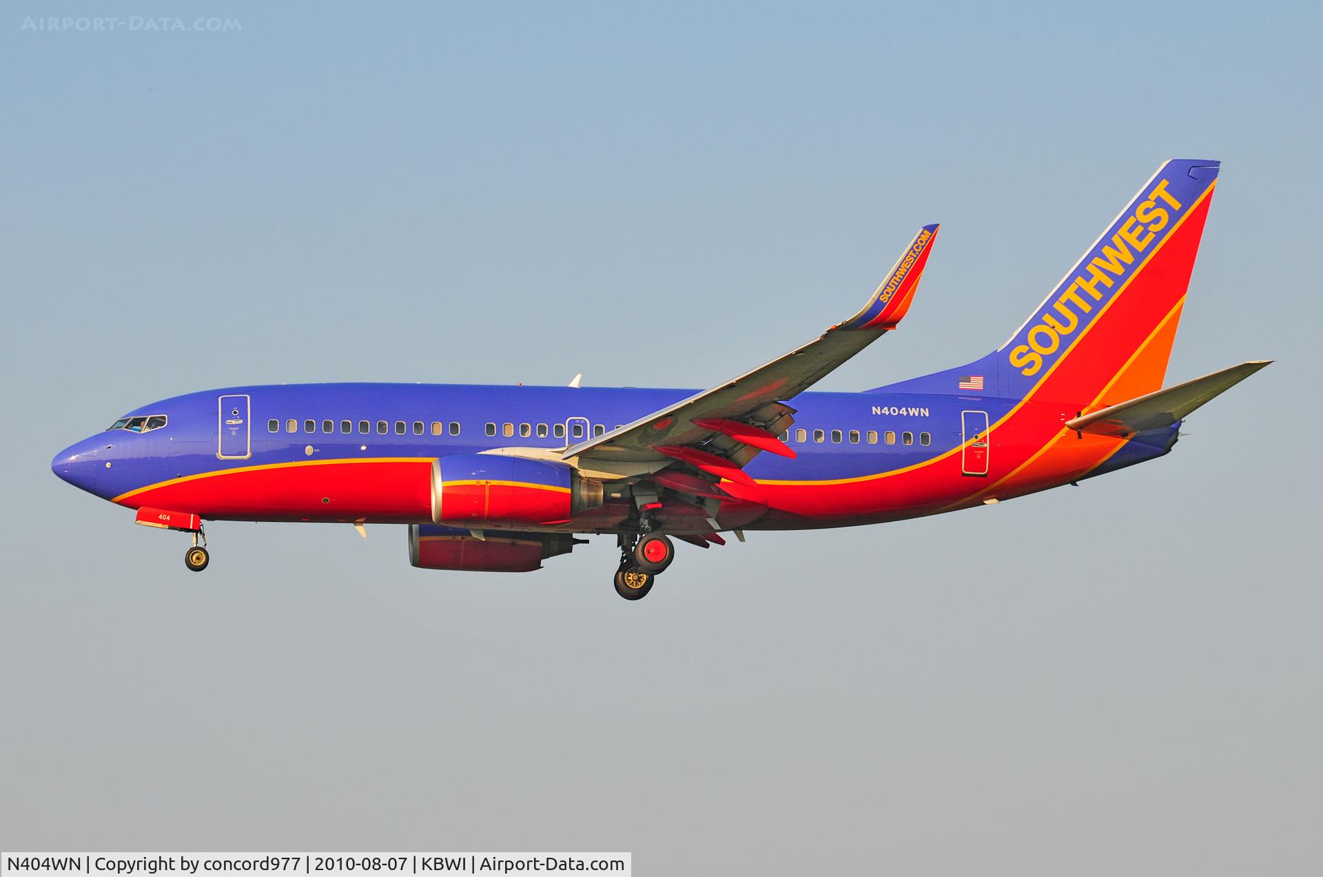N404WN, 2001 Boeing 737-7H4 C/N 27892, Seen at KBWI on 8/7/2010