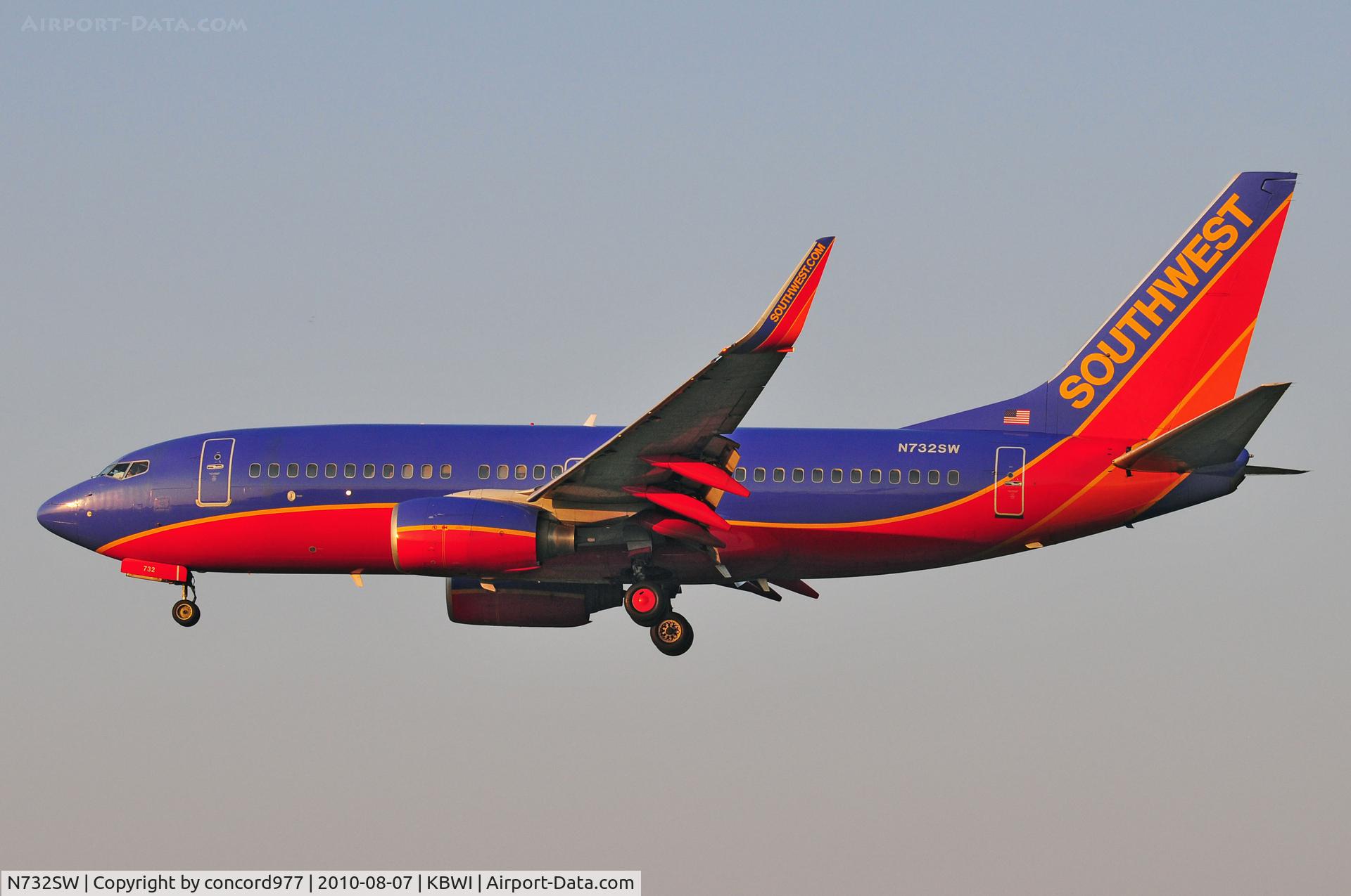 N732SW, 1999 Boeing 737-7H4 C/N 27864, Seen at KBWI on 8/7/2010