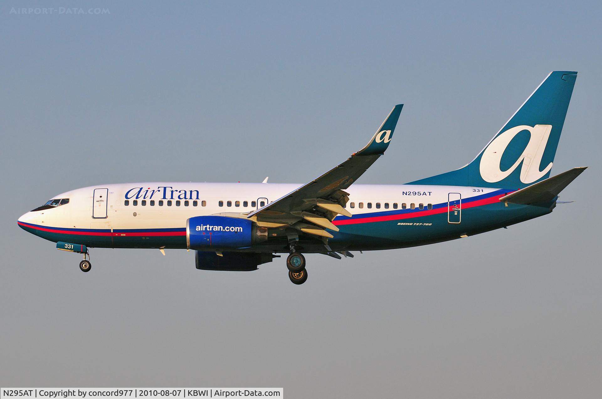 N295AT, 2006 Boeing 737-76N C/N 32677, Seen at KBWI on 8/7/2010