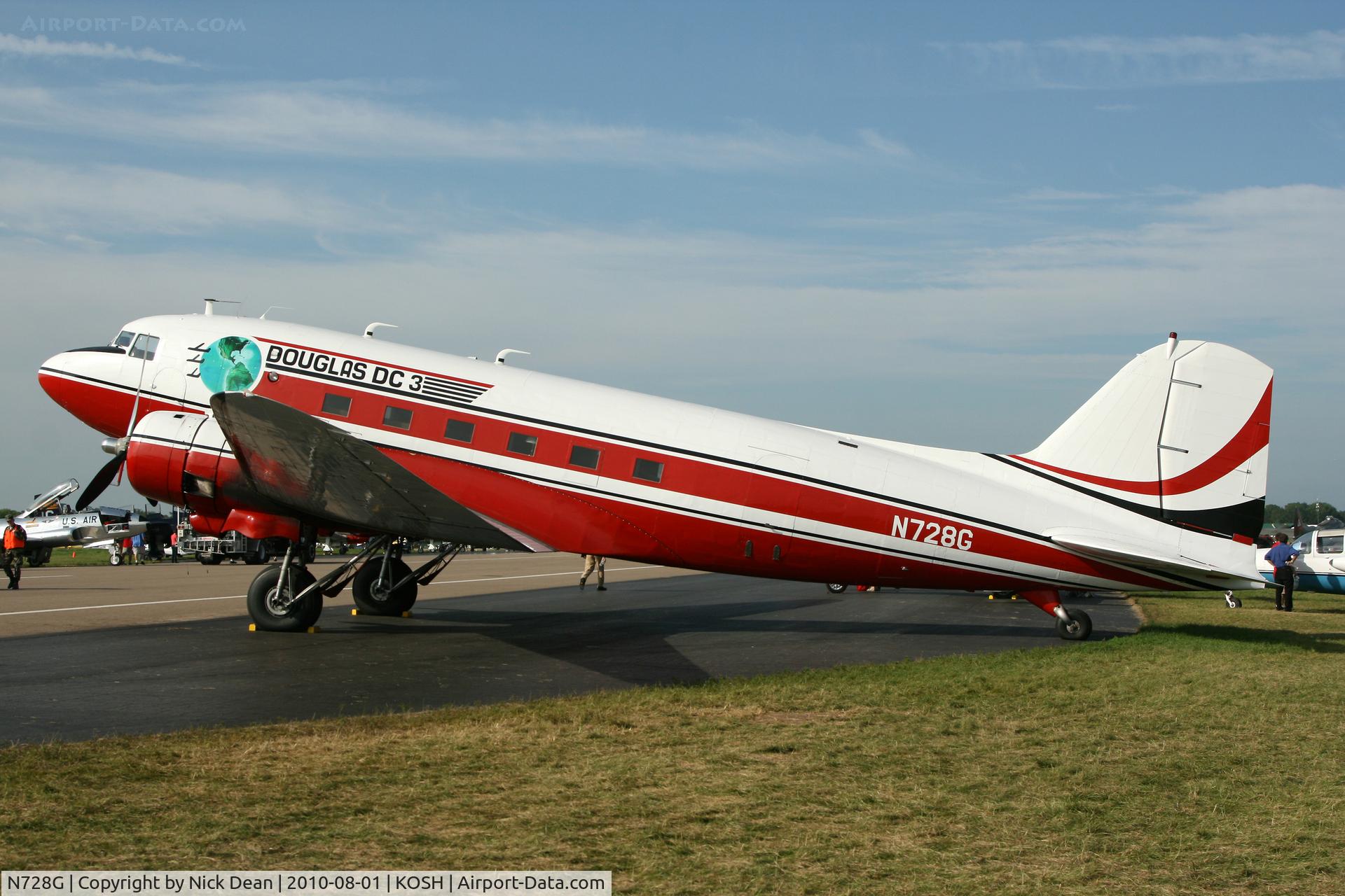 N728G, 1942 Douglas DC-3C (C-47-DL) C/N 4359, KOSH
