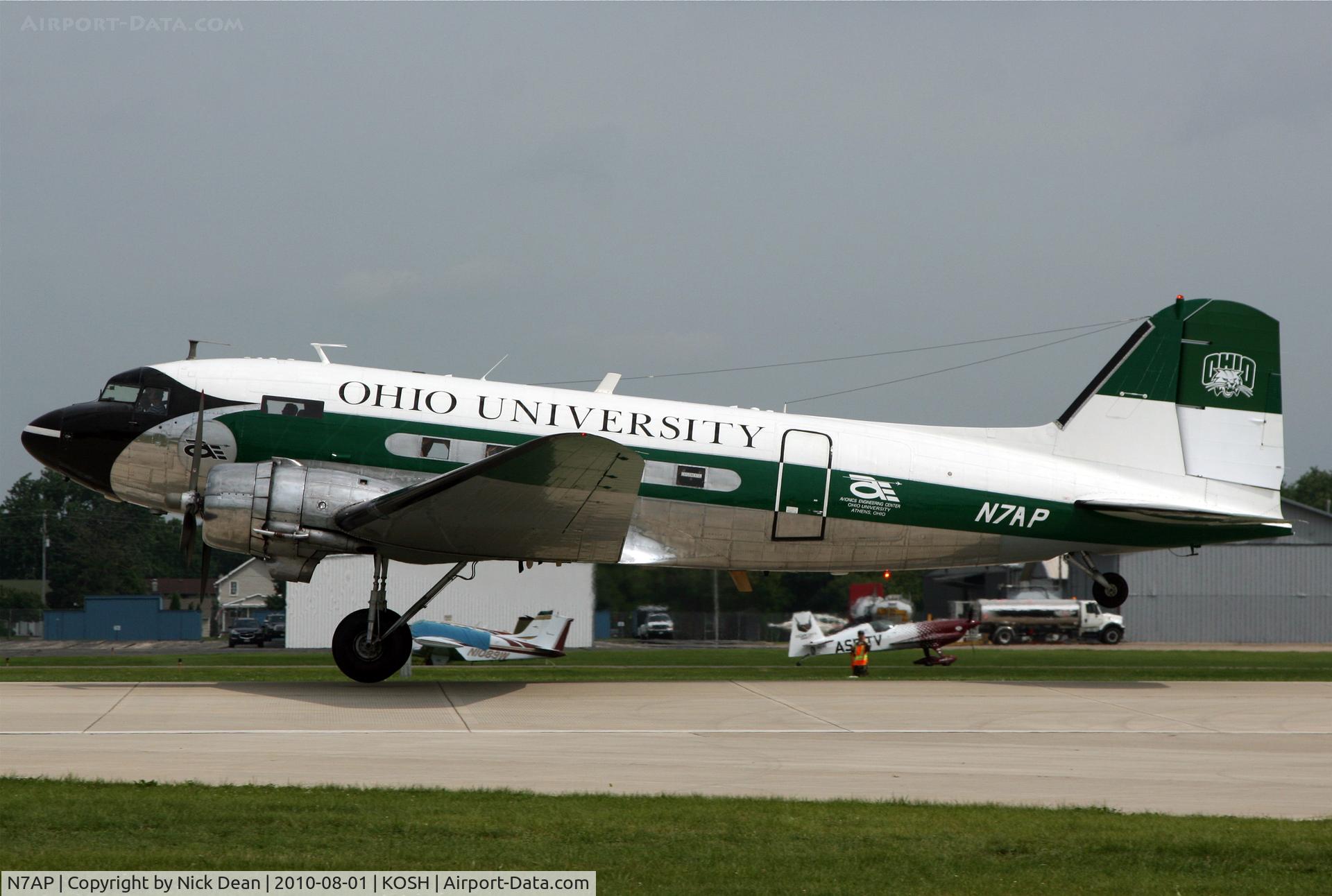 N7AP, 1943 Douglas DC3C 1830-94 C/N 13896, KOSH