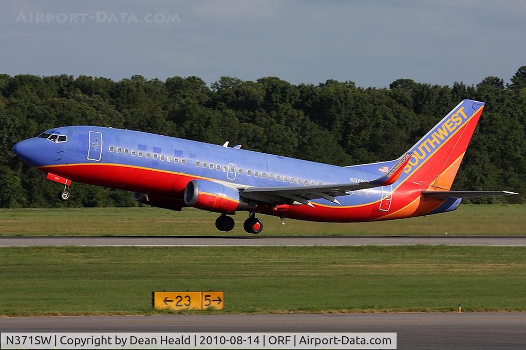 N371SW, 1993 Boeing 737-3H4 C/N 26598, Southwest Airlines N371SW (FLT SWA2563) departing RWY 5 en route to Tampa Int'l (KTPA).