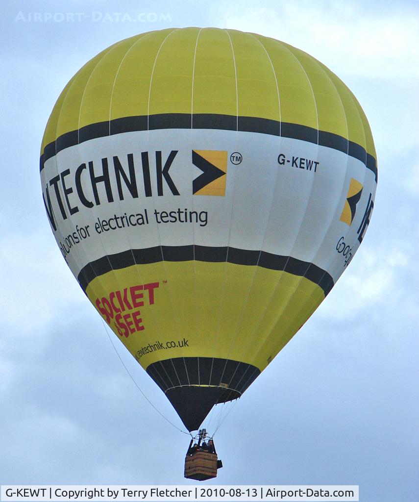 G-KEWT, 2004 UltraMagic M-90 C/N 90/66, 2004 Ultramagic Sa ULTRAMAGIC M-90, c/n: 90/66 at 2010 Bristol Balloon Fiesta