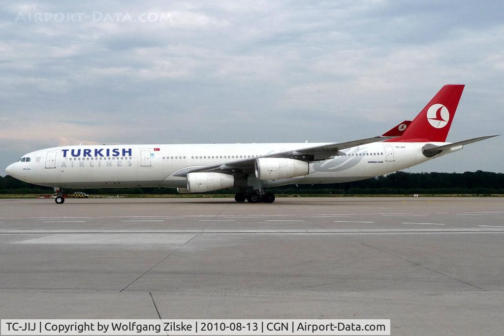 TC-JIJ, 1998 Airbus A340-313 C/N 216, visitor
