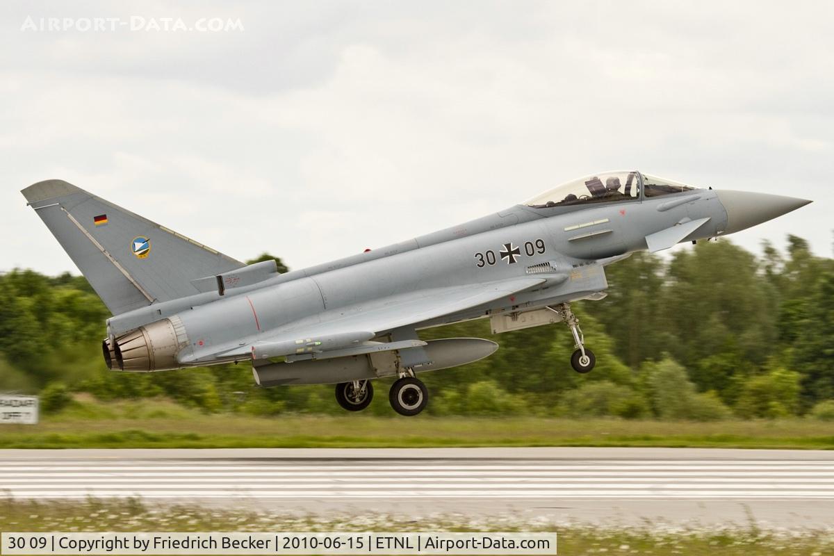 30 09, Eurofighter EF-2000 Typhoon S C/N GS004, about to touch down