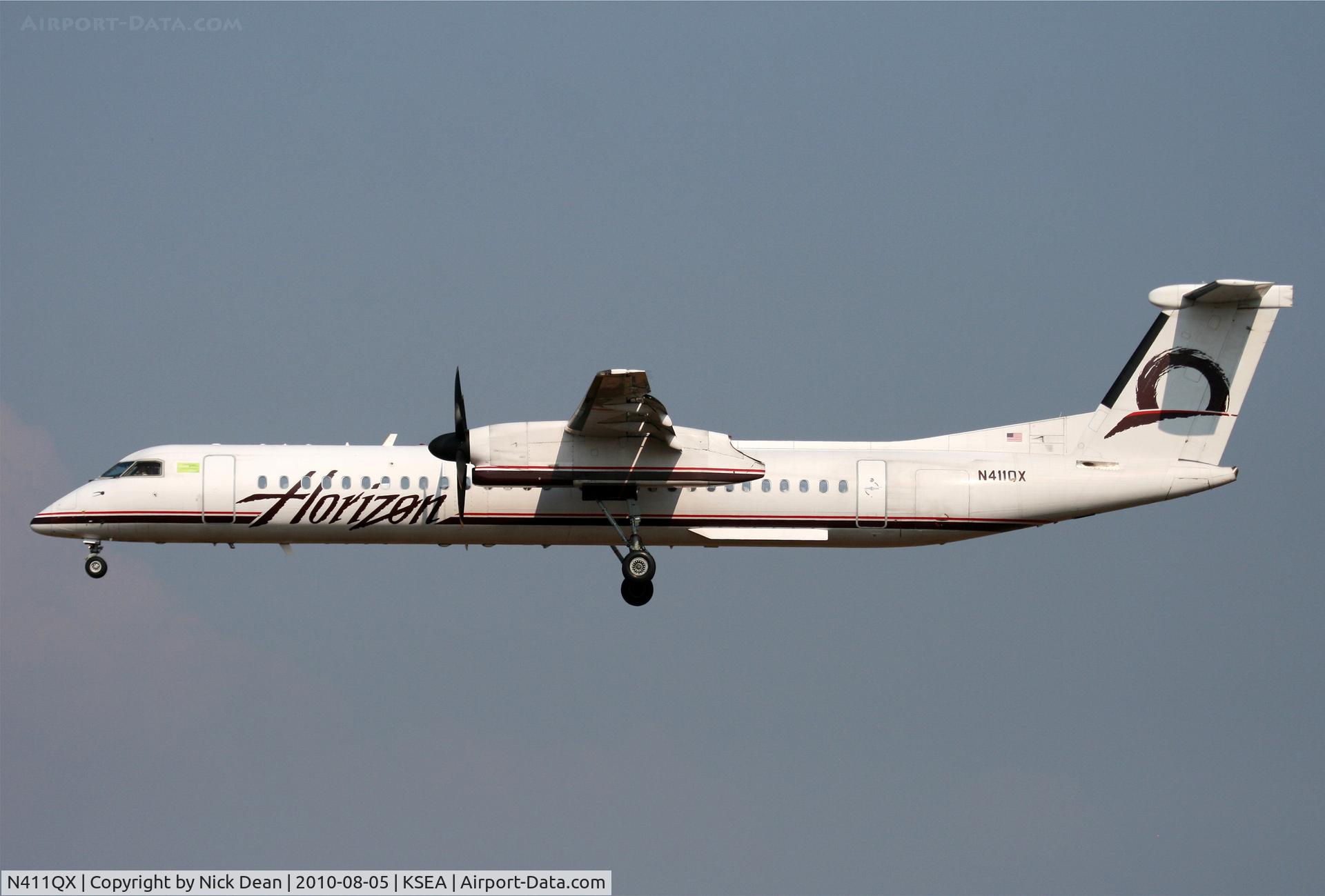 N411QX, 2001 Bombardier DHC-8-402 Dash 8 C/N 4055, KSEA