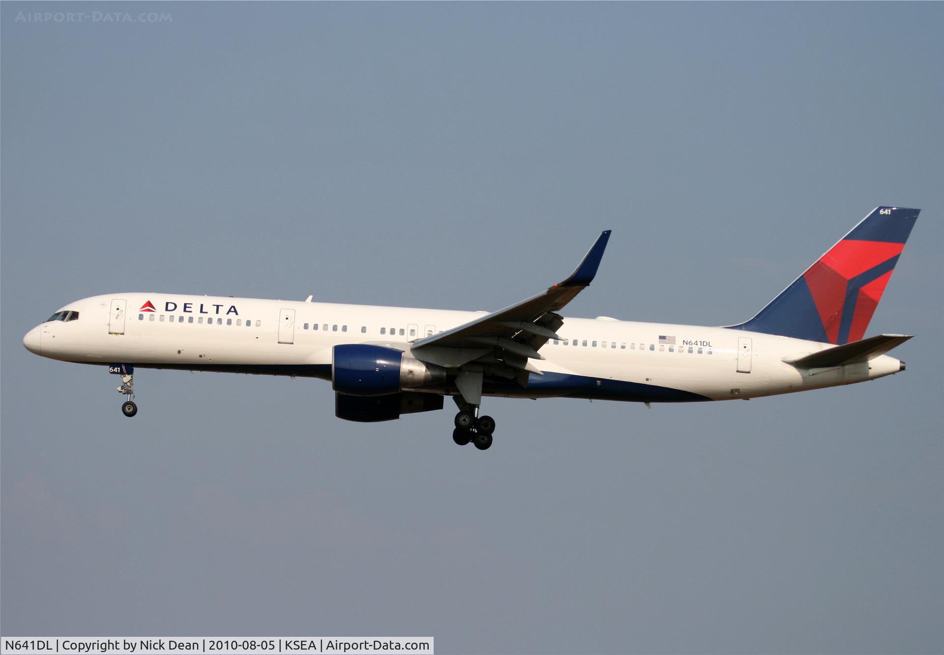 N641DL, 1988 Boeing 757-232 C/N 23995, KSEA