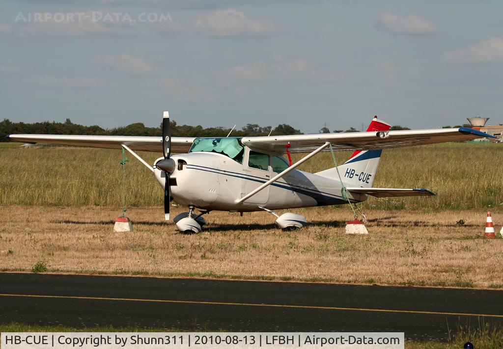 HB-CUE, 1968 Cessna 182M Skylane C/N 18259376, Parked on the grass...