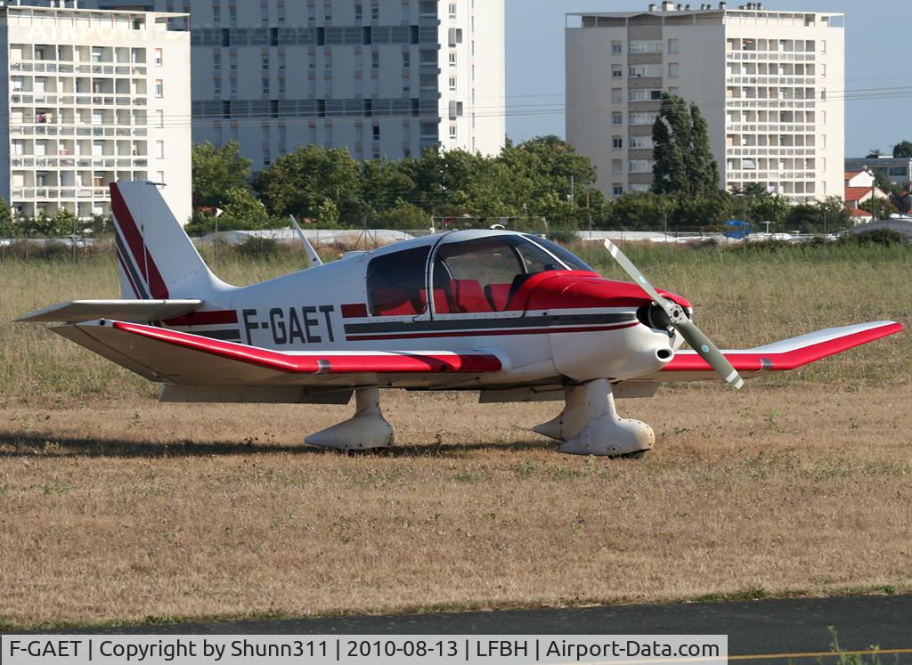 F-GAET, Robin DR-400-140B Major C/N 1164, Parked on the grass...