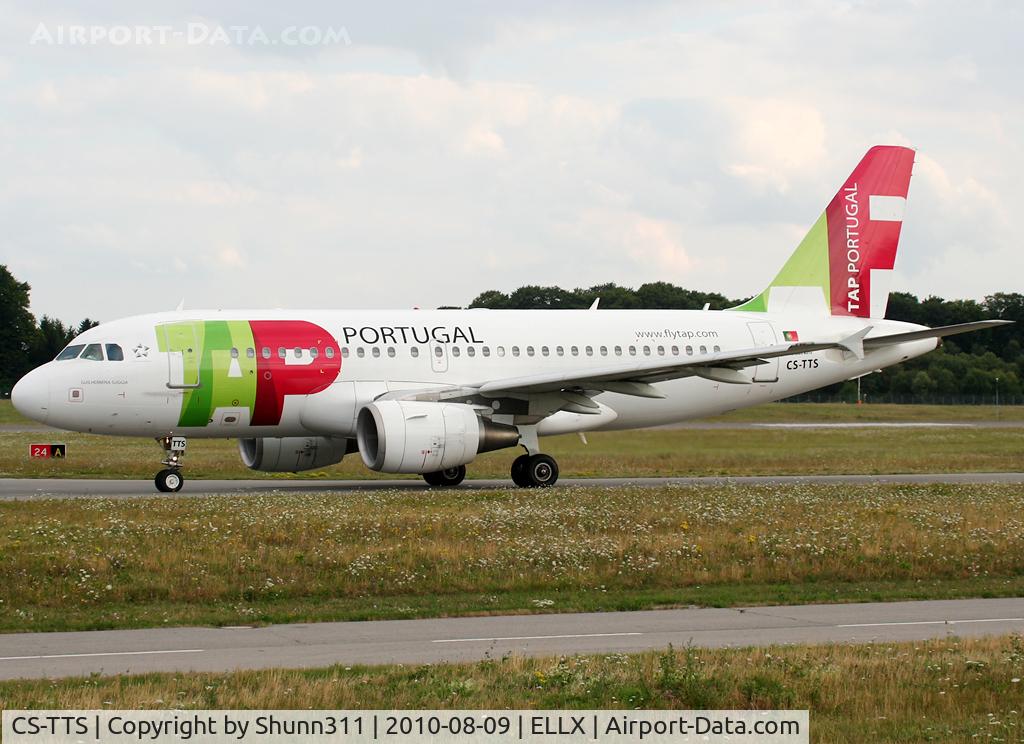 CS-TTS, 2002 Airbus A319-112 C/N 1765, Taxiing holding point rwy 24 for departure...