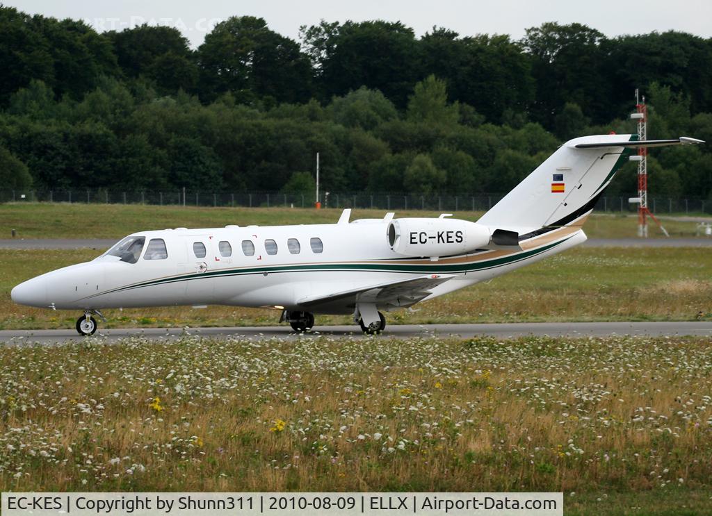 EC-KES, 2003 Cessna 525A CitationJet CJ2 C/N 525A-0155, Taxiing holding point rwy 24 for departure...