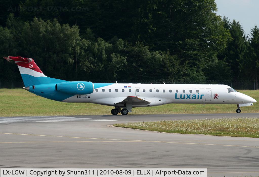 LX-LGW, 1999 Embraer EMB-145LU (ERJ-145LU) C/N 145135, Ready for take off rwy 24