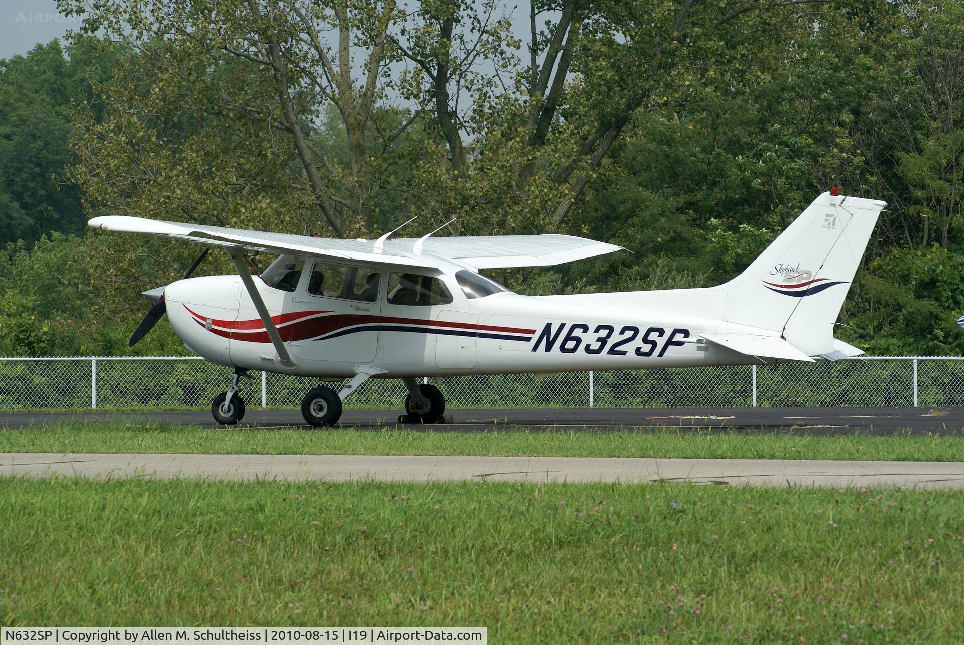 N632SP, 2000 Cessna 172S Skyhawk SP C/N 172S8627, 2000 Cessna 172S
