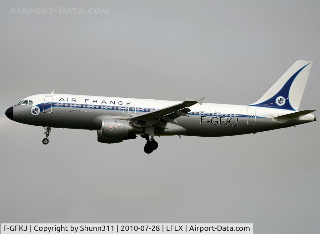 F-GFKJ, 1989 Airbus A320-211 C/N 0063, Training day at LFLX...