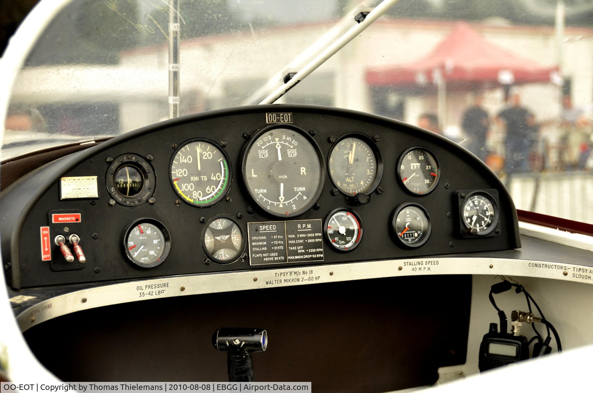 OO-EOT, 1937 Avions Fairey Tipsy B C/N 18, opendeurdag VZP 2010