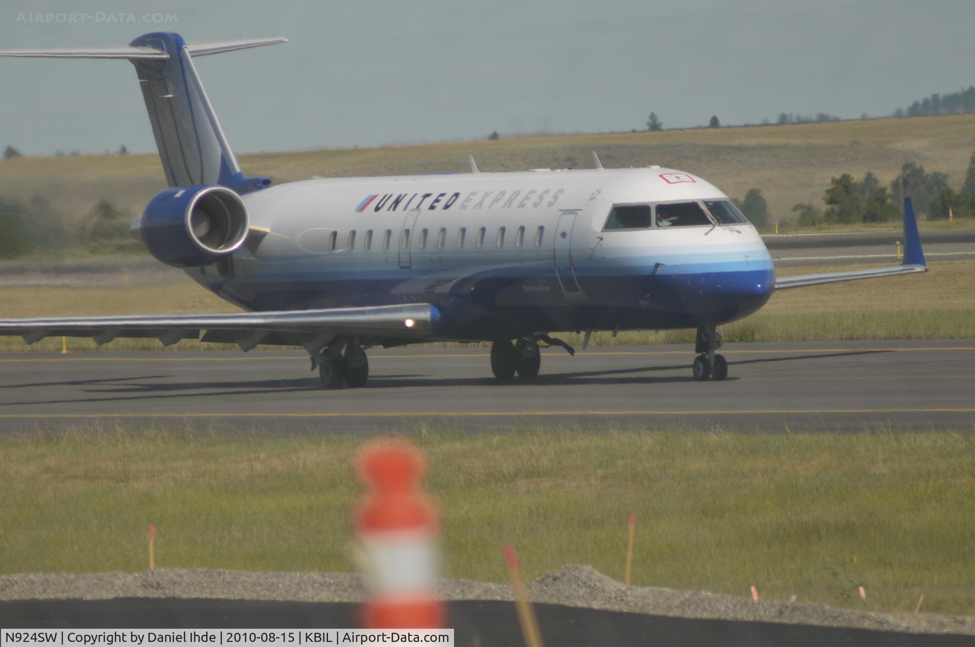 N924SW, 2002 Bombardier CRJ-200LR (CL-600-2B19) C/N 7681, Skywest Bombardier CL-600