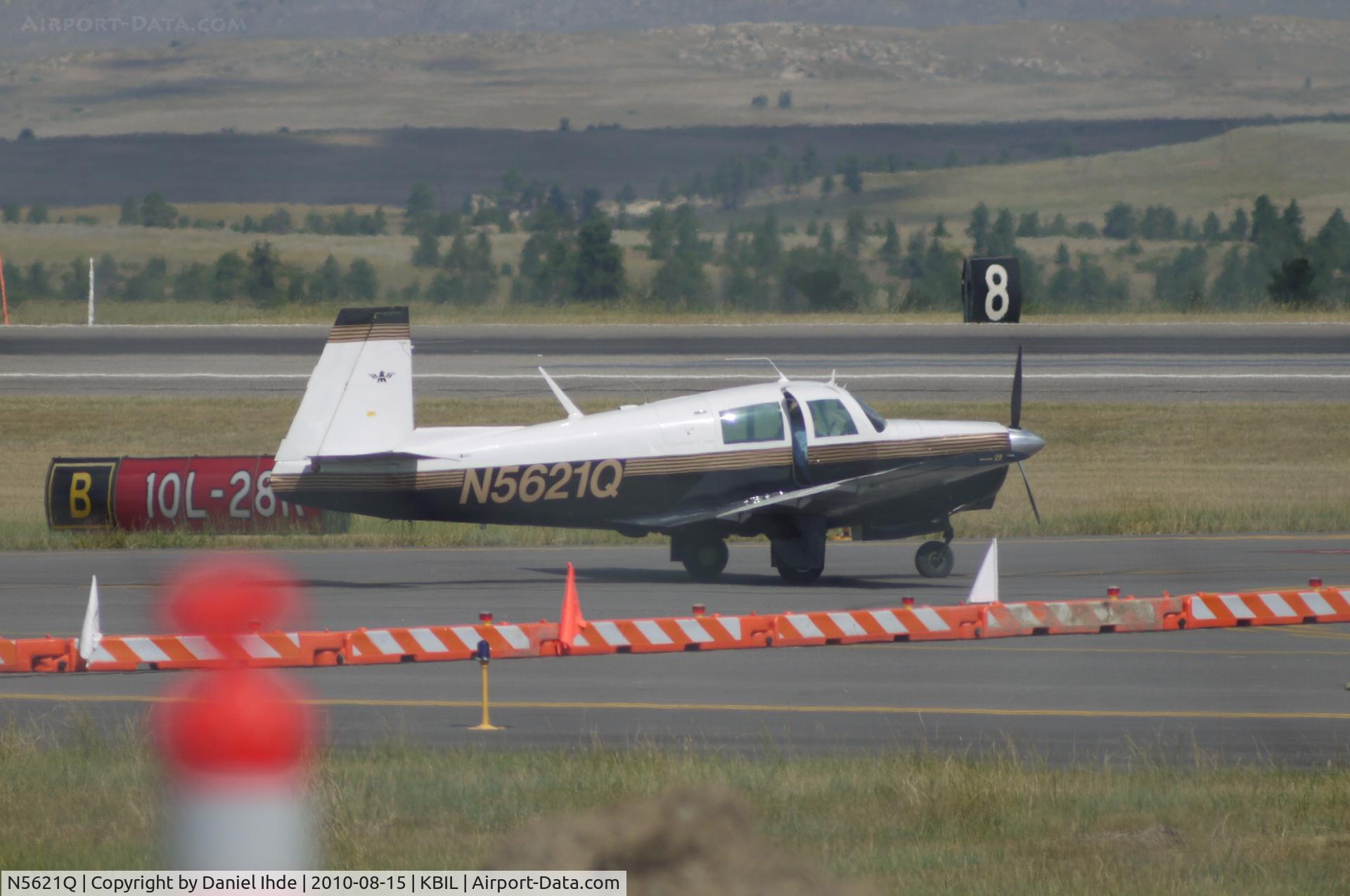 N5621Q, 1965 Mooney M20C Ranger C/N 3009, 65 Mooney Lookin good