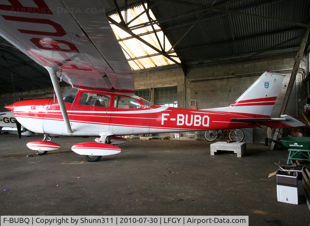 F-BUBQ, Reims F172L Skyhawk C/N 0898, Hangared...
