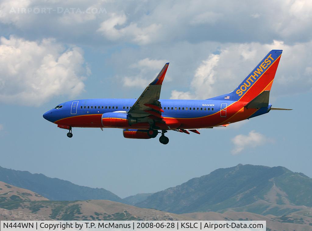 N444WN, 2003 Boeing 737-7H4 C/N 29839, On final for KSLC