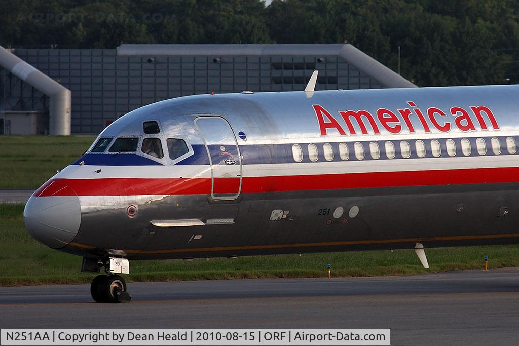 N251AA, 1984 McDonnell Douglas MD-82 (DC-9-82) C/N 49270, American Airlines N251AA (FLT AAL1187) taxiing to RWY 23 for departure to Dallas/Fort Worth Int'l (KDFW).