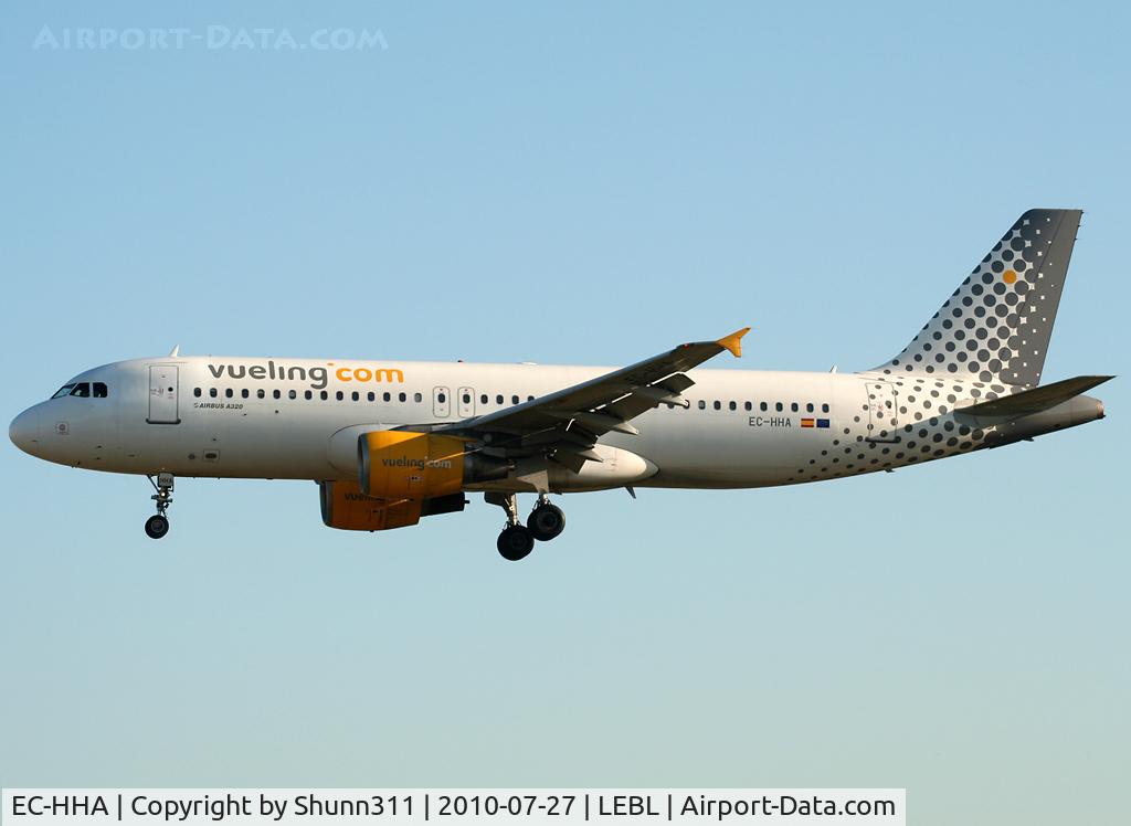 EC-HHA, 2000 Airbus A320-214 C/N 1221, Landing rwy 25R in Vueling c/s