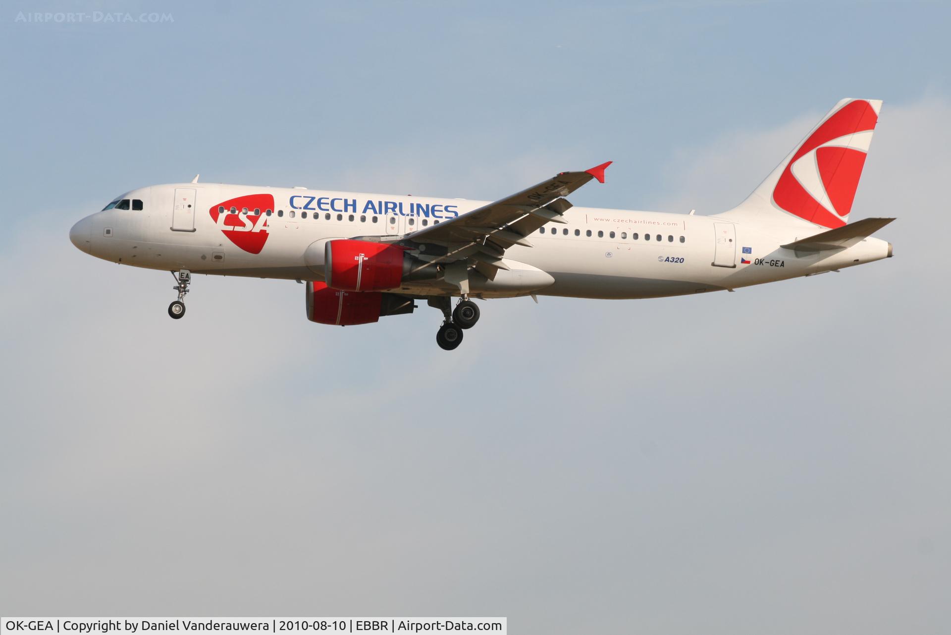 OK-GEA, 2001 Airbus A320-214 C/N 1439, Arrival of flight OK630 to RWY 25L