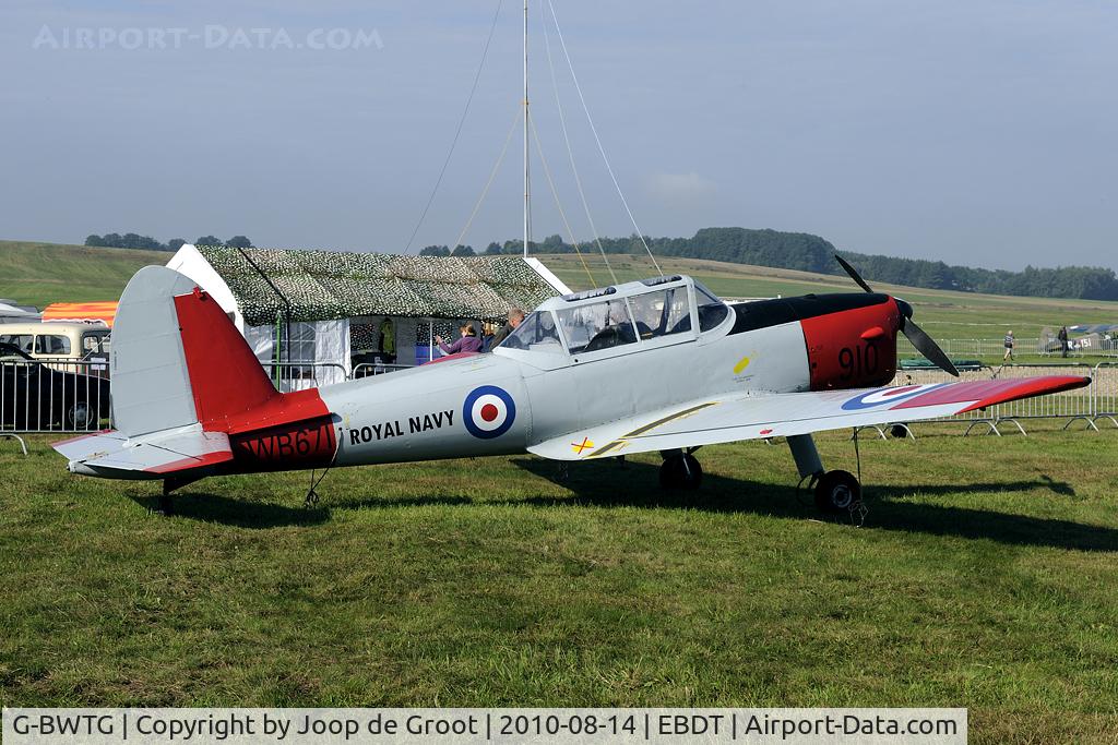 G-BWTG, 1950 De Havilland DHC-1 Chipmunk T.10 C/N C1/0119, Still in full Royal Navy colors from the time it flew with the Britannia Royal Navy College.