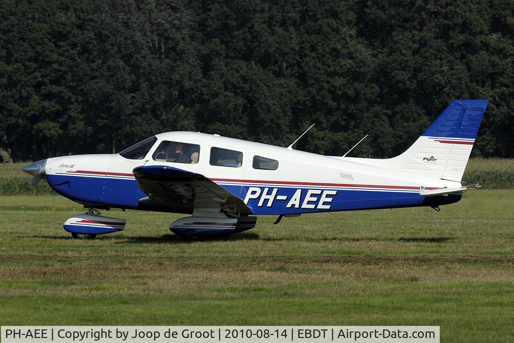 PH-AEE, Piper PA-28-181 Cherokee Archer II C/N 2843076, oldtimer fly-in 2010