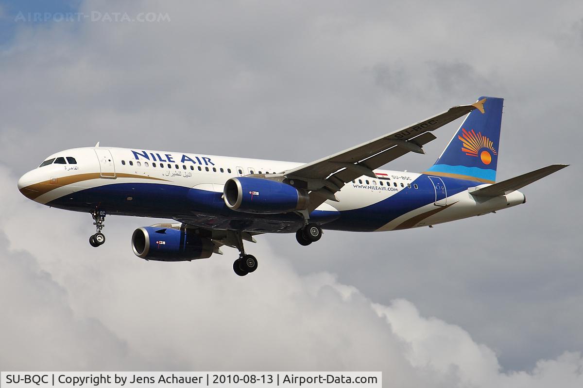 SU-BQC, 2007 Airbus A320-232 C/N 3219, SU-BQC Approaching rwy 27L. What a beautiful livery!
