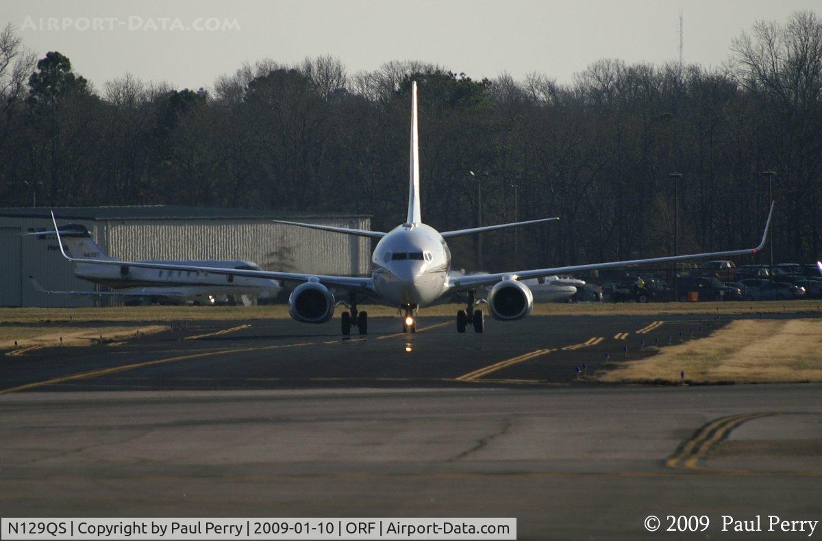 N129QS, 1999 Boeing 737-7BC C/N 30329, Leaving the GA side of the field