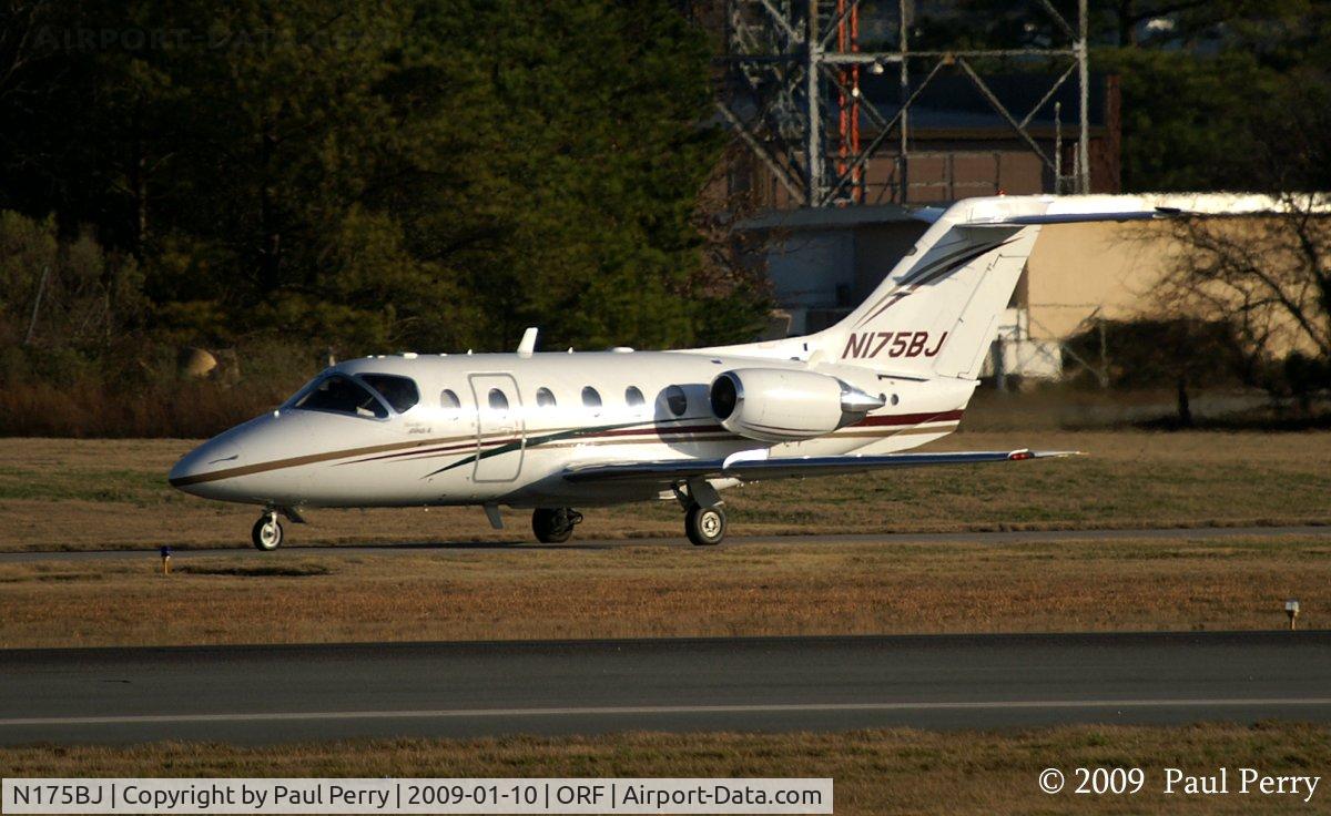 N175BJ, 1997 Raytheon Aircraft Company 400A C/N RK-175, Making her way down the field from the GA ramp