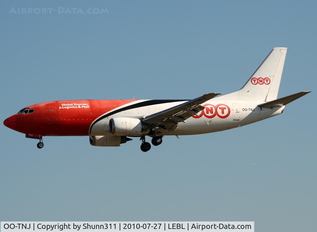 OO-TNJ, 1985 Boeing 737-301F C/N 23260, Landing rwy 25R
