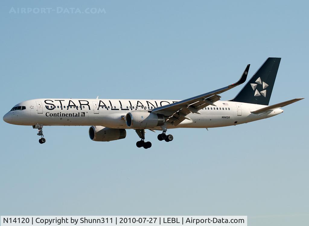 N14120, 1997 Boeing 757-224 C/N 27562, Landing rwy 25R in Star Alliance c/s