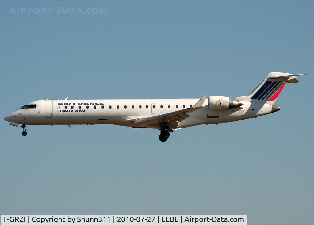 F-GRZI, Canadair CRJ-702 (CL-600-2C10) Regional Jet C/N 10093, Landing rwy 25R