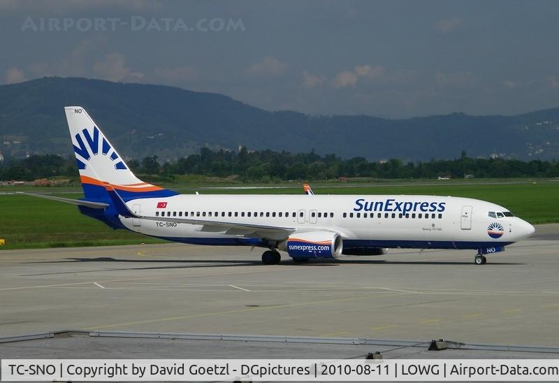 TC-SNO, 2010 Boeing 737-8HC C/N 40776, New colors. Charter flight from Antalya.