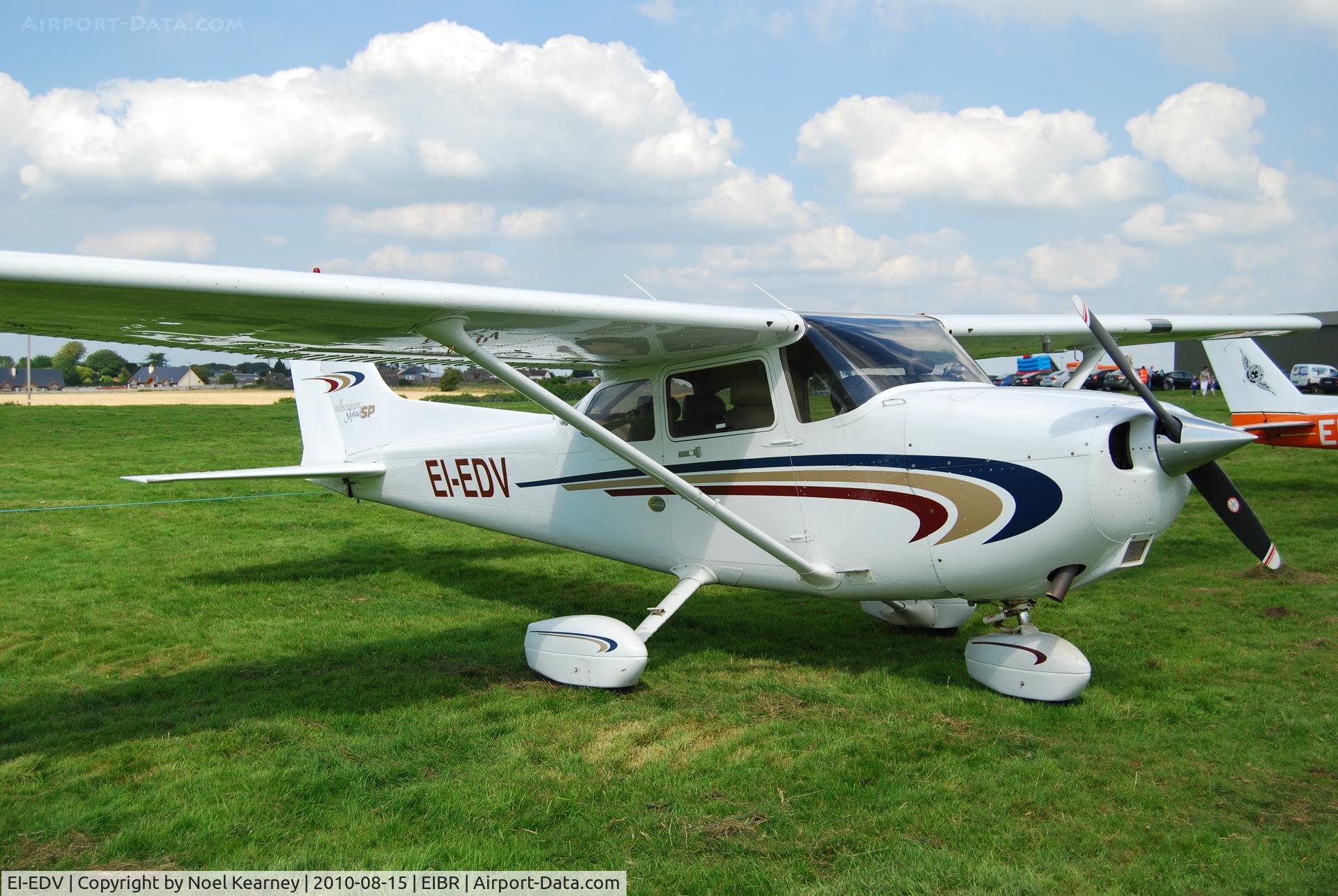 EI-EDV, 2000 Cessna 172S Skyhawk SP C/N 172S-8561, CESSNA 172S   c/n:172S-8561