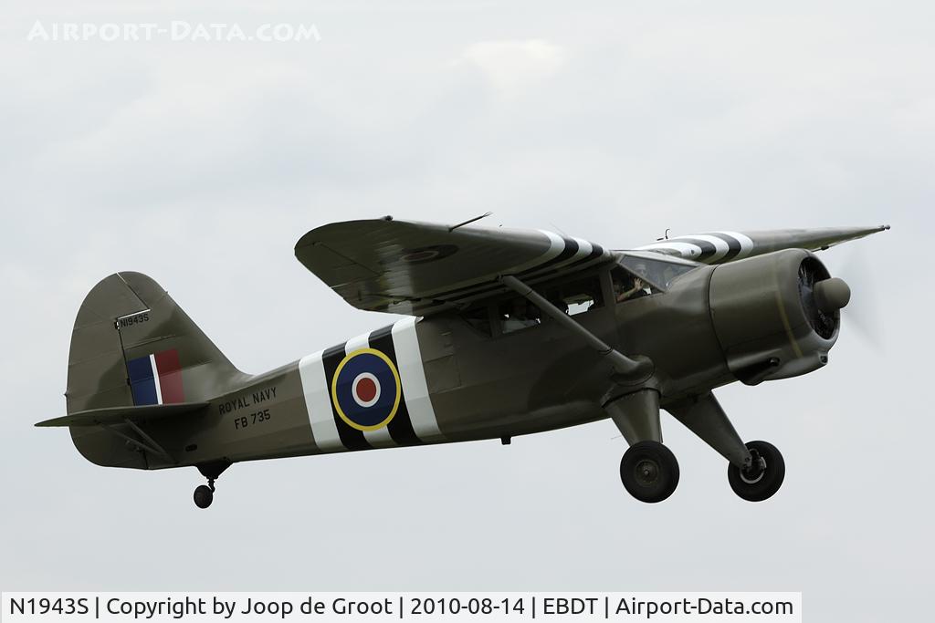 N1943S, 1943 Stinson V77 Reliant C/N 77-463, departure after the oldtimer fly-in at Diest aerodrome.
