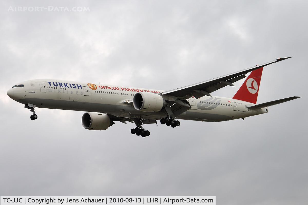 TC-JJC, 2007 Boeing 777-35R/ER C/N 35164, Short final on rwy 27L