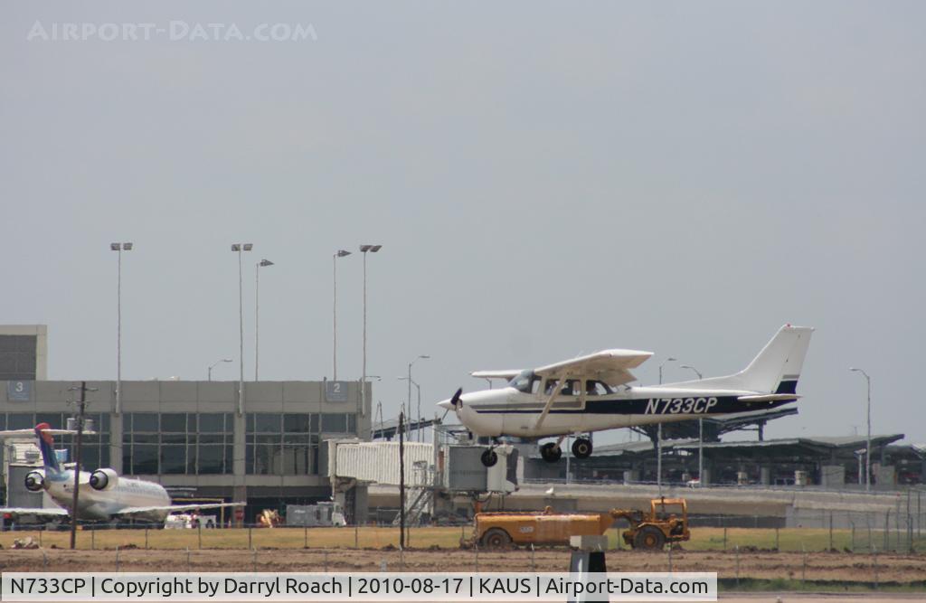 N733CP, 1976 Cessna 172N C/N 17268193, Cessna lands 17L.