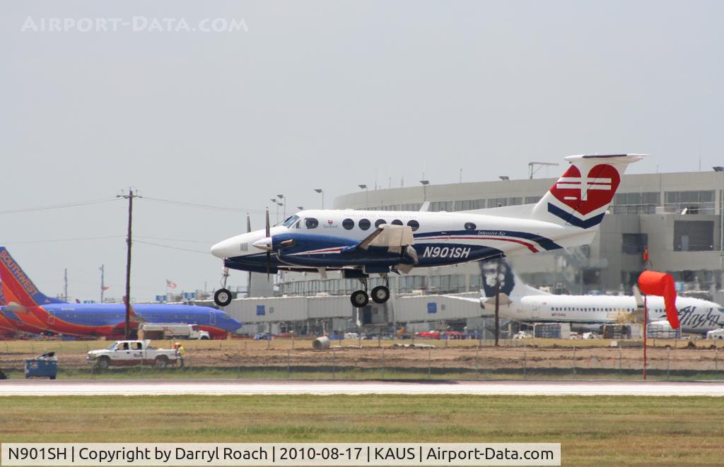 N901SH, 1995 Beech B200 King Air C/N BB-1514, Nice medical livery for a Beech.