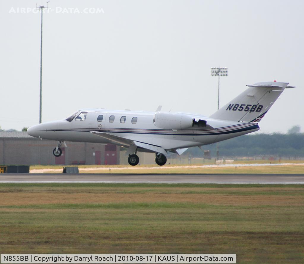 N855BB, 2000 Cessna 525 CitationJet CJ1 C/N 525-0381, Citation touches down 17L.
