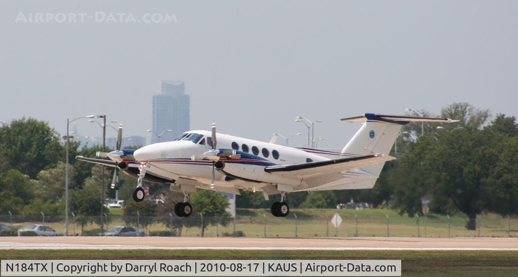 N184TX, 1985 Beech B200 King Air C/N BB-1241, State-owned Beech flares over 17L.