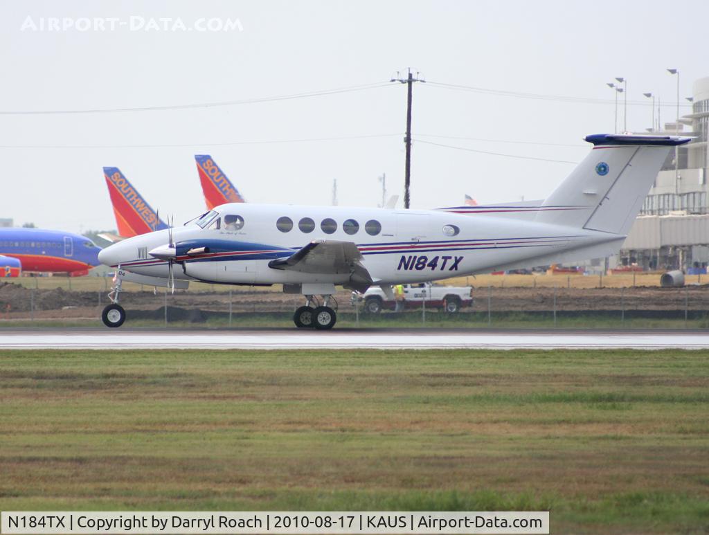 N184TX, 1985 Beech B200 King Air C/N BB-1241, Beech touches down 17L.