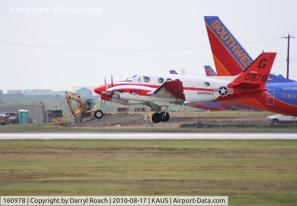 160978, Beech T-44C Pegasus C/N LL-30, USMC Beech landing 17L.