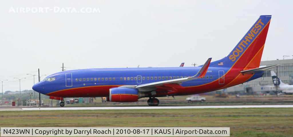N423WN, 2002 Boeing 737-7H4 C/N 29827, SWA B737 departing 17L.